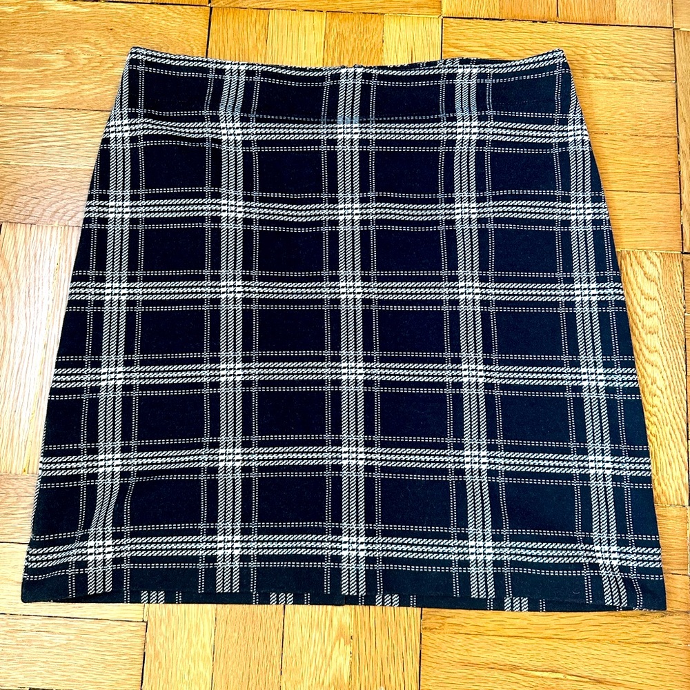 Talbots Black and White Checked Skirt (size 8)
